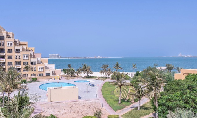 Bab Al Bahr Apartment | Contemporary Living by The Sea 2BD New Listing