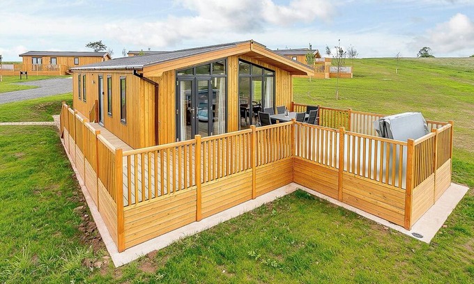 Hundall Ski Chalet | Contemporary lodge with stunning countryside views.