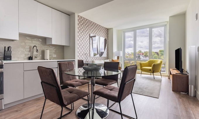 White Plains Apartment | Contemporary One Bedroom in Downtown White Plains