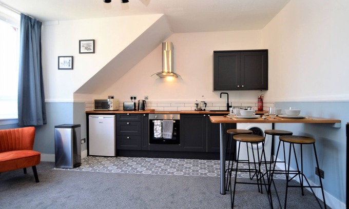 Kilmun Apartment | Contemporary one bedroom apartment, town location