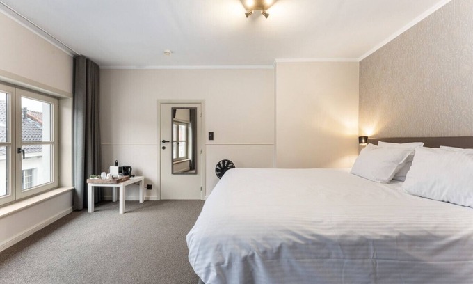 Historical Center Bruges Hotel | Contemporary Room in Bruges' Heart