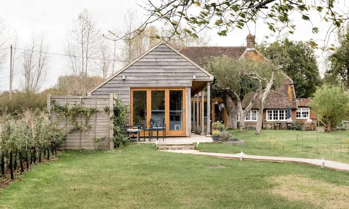 Ripe House | Contemporary style barn with stunning views