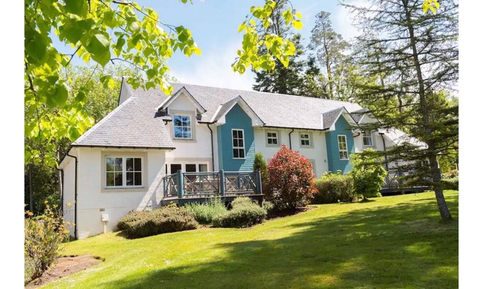Auchterarder House | Contemporary Scottish Lodge -Pool & Spa Free Wifi