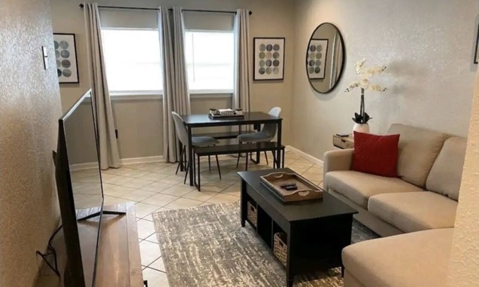 Pasadena House | Contemporary Stay in Pasadena