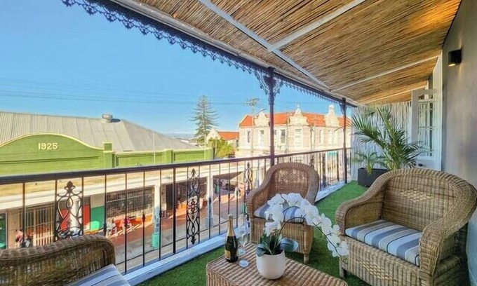 Observatory Apartment | Contemporary & Stylish Apartment in Observatory