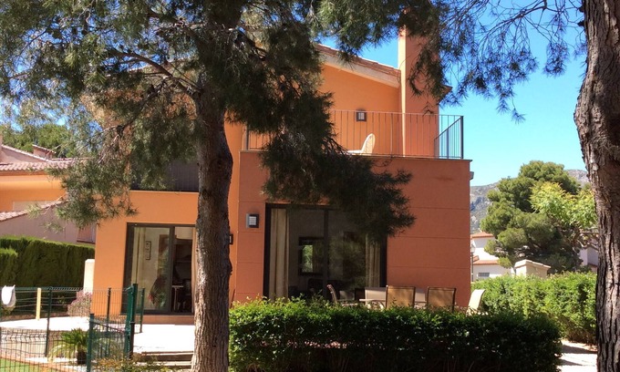 Bonmont Terres Noves Villa | contempory villa with pool in heart of bonmont golf complex