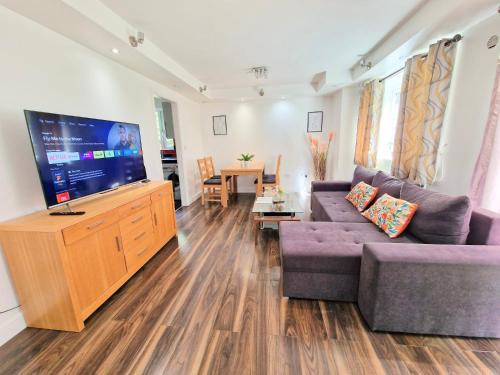 Stevenage Apartment | Contractors 2 Bed Apartment in Stevenage near Asda By White Orchid Property Relocation Leisure & Business