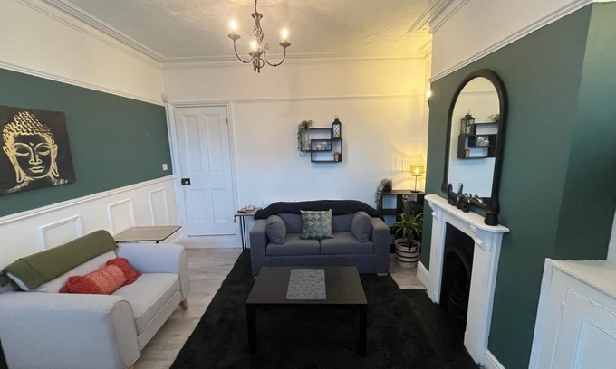 Ilkeston House | Contractors - Families - Couples - 3x Bedrooms + Sofa Bed - Sleeps 8 M1 J26&25