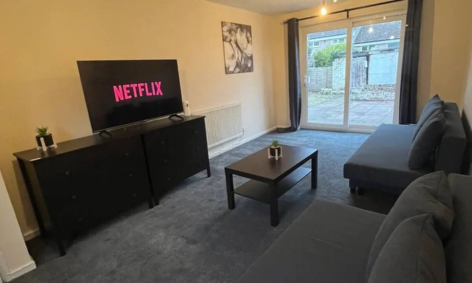 Stonnall Apartment | Contractors | NHS | Business | NEC | Airportnn