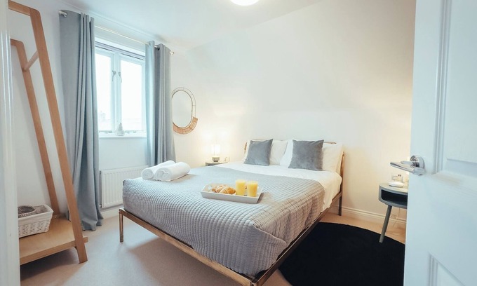 South Woodham Ferrers House | Contractors Retreat- free parking