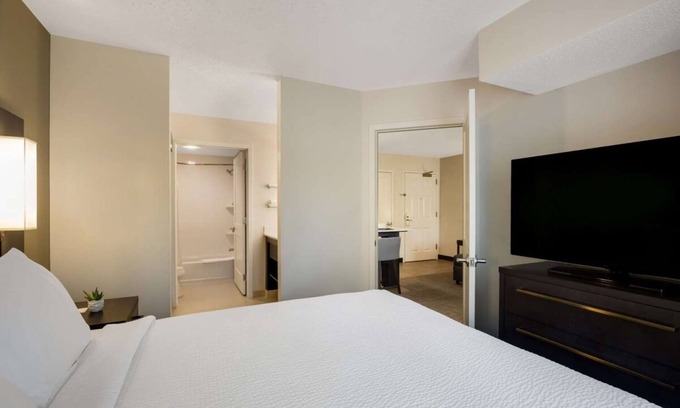 Mount Tabor Apartment | Convenient Location! Full Kitchen, Free Parking, Pets Allowed, Inddor Pool!
