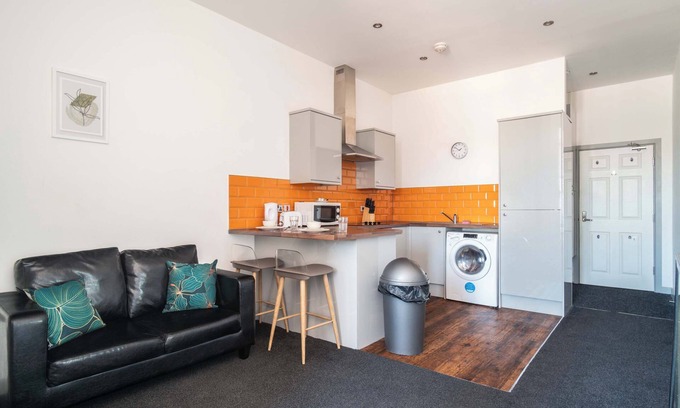Blackburn Apartment | Convenient 1 Bed Apartment in Central Blackburn
