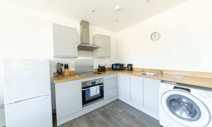Blackburn Apartment | Convenient 1 Bedroom Apartment in Blackburn