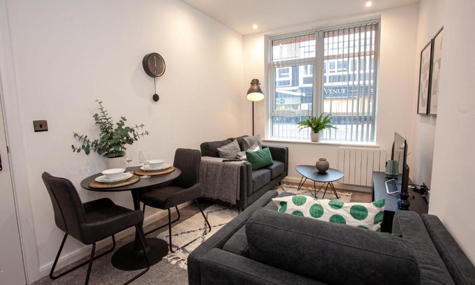 Bolton Apartment | Convenient 2 Bedroom Bolton Apartment