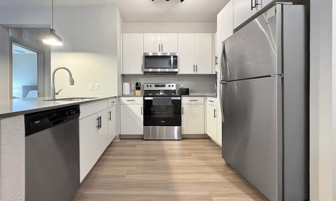 East Ybor Apartment | Convenient 2 BR Central Tampa, Minutes to Downtown