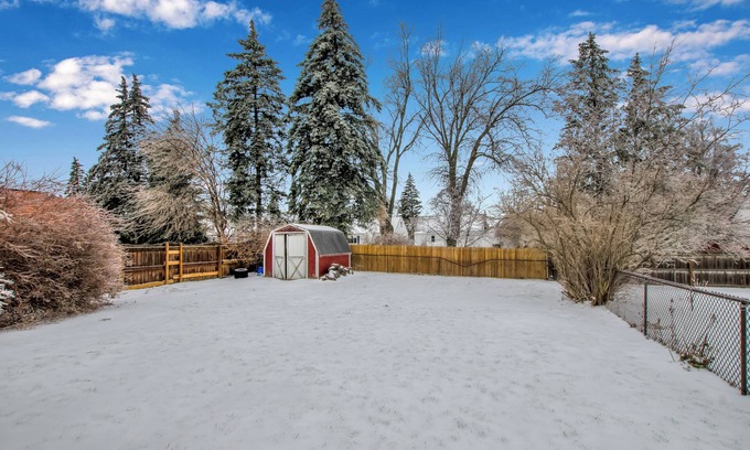 Lancaster House | Convenient 3-bedroom house with AC, WiFi in peaceful Bowmansville