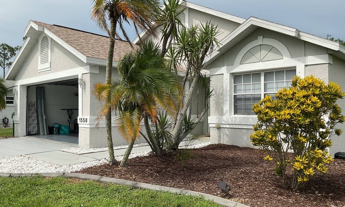 Deep Creek House | Convenient 3-bedroom home with WiFi, AC,in peaceful Punta Gorda