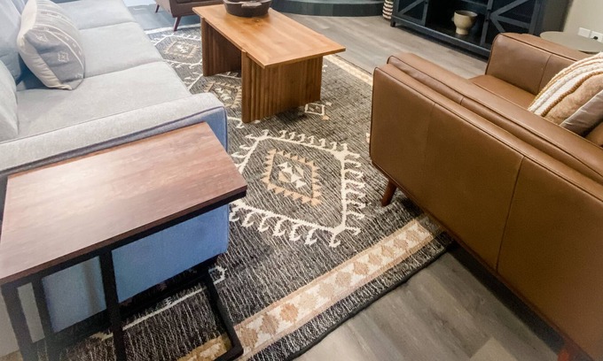 Canyon Ridge Homes House | Convenient And Quiet! Stroll to restaurants & shopping