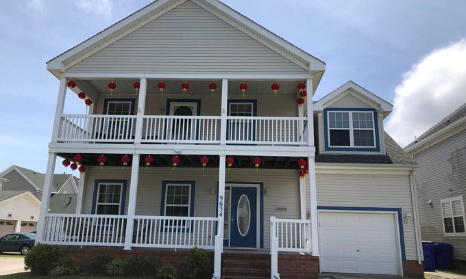North Camellia Acres House | Convenient Beach Home, Beach Access Across Street