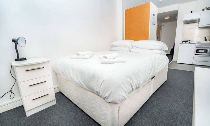 Coventry City Centre Apartment | Convenient Central Coventry Budget Studio