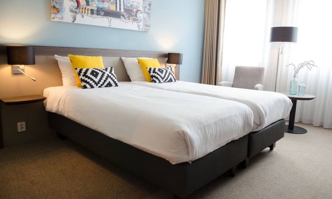 Weert Hotel | Convenient City Stay for Outdoor & Urban Fun! Onsite Dining!