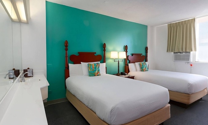 Ala Moana House | Convenient Countryside Stay! 2 Comfortable Units, Pool, Pets Allowed