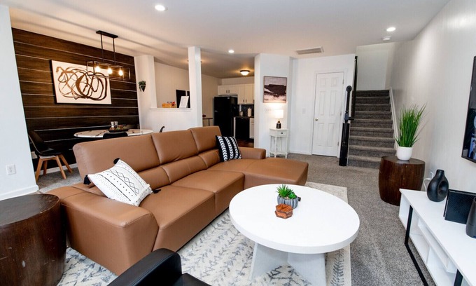 Southwest Raleigh House | Convenient, Cozy, and Comfortable near NC State and Downtown Raleigh