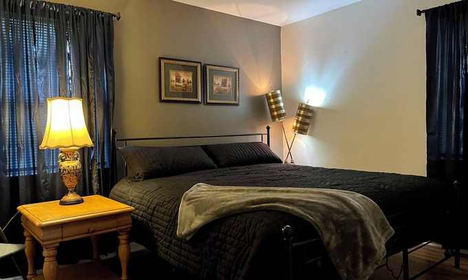 Cullman Apartment | Convenient, curbside Duplex close to Cullman businesses and restaurants!