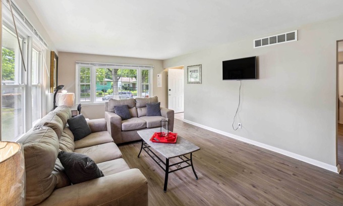 Gary House | Convenient Gary Vacation Rental, 10 Mi to Beach!