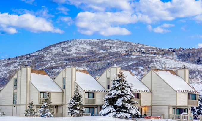 Park Meadows House | Convenient location on shuttle route with fantastic mountain views!