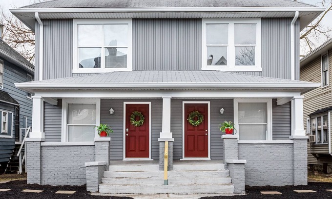 Near Eastside House | Convenient & Spacious Dwtn House - Sleeps 14-16 - Minutes to Convention Center