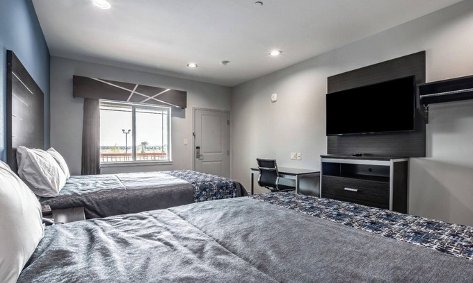 Katy Hotel | Convenient Stay Located Right off I-10 | Family Stay | Free Breakfast & Parking