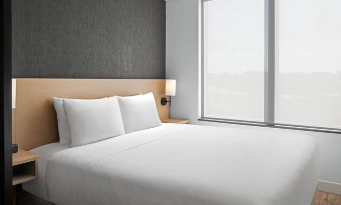 Dunwoody Hotel | Convenient Stay Near Macy's – Pet-Friendly with Complimentary Breakfast