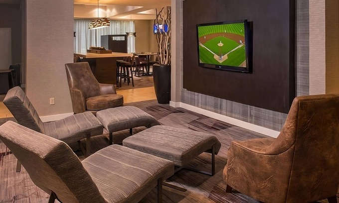 Rosslyn Apartment | Convenient Stay! Only a 5 Min Drive to Ronald Reagan Washington National Airport
