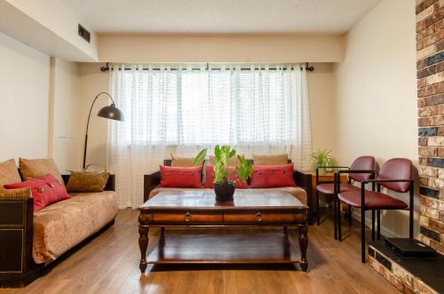 Marpole House | Convenient Urban Retreat