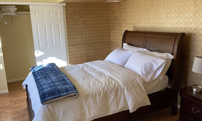 Aurora Apartment | Convenient walkout Basment apartment