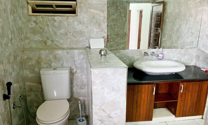 Colombo House | Conveniently located house in the heart of the city.