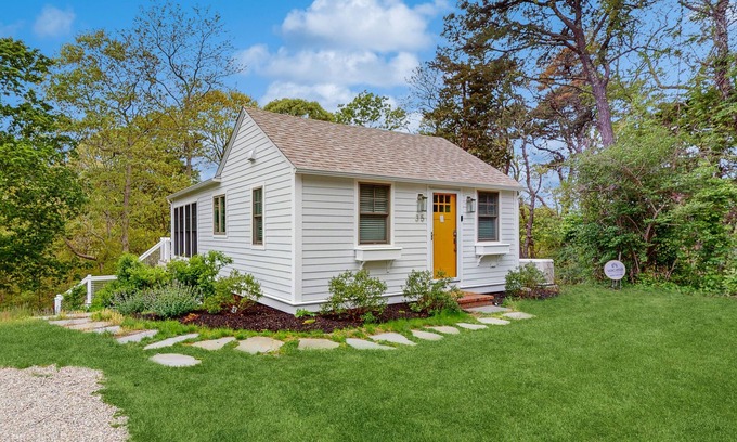 Wellfleet House | Conveniently located and renovated cottage with lovely views & chef's kitchen