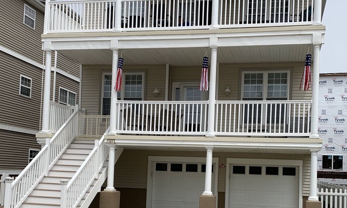 Wildwood Condo | CONVENTION CENTER, BEACH & BOARDS WITHIN 2 BLOCKS! BIG 4 BDRM 2 BATH BEAUTY!