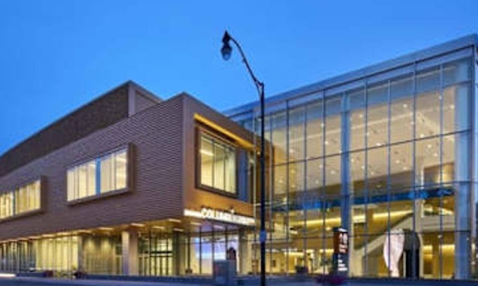 Italian Village House | Convention Short North Free Parking Clean