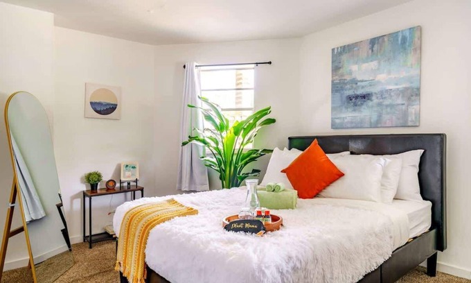 Arena District House | Convention - Short North - Pets - Private Parking