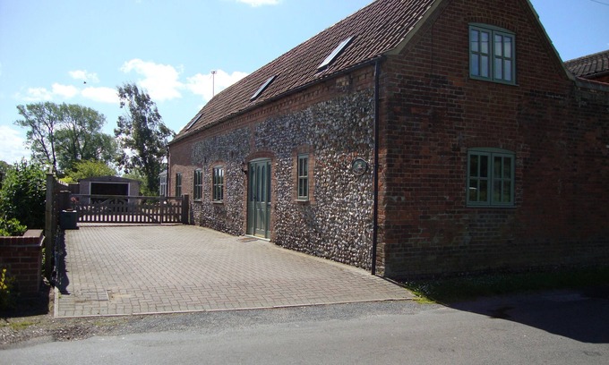 West Rudham House | Converted Barn with Lovely Enclosed Garden,off Road Parking in Perfect Location