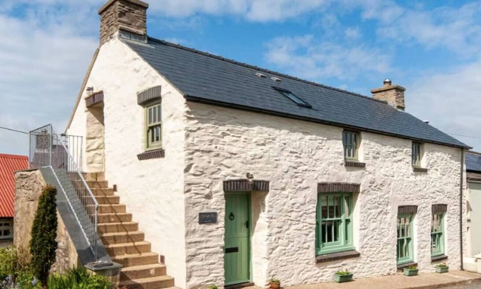 Haverfordwest House | Converted Buttery Cottage in Pembrokeshire