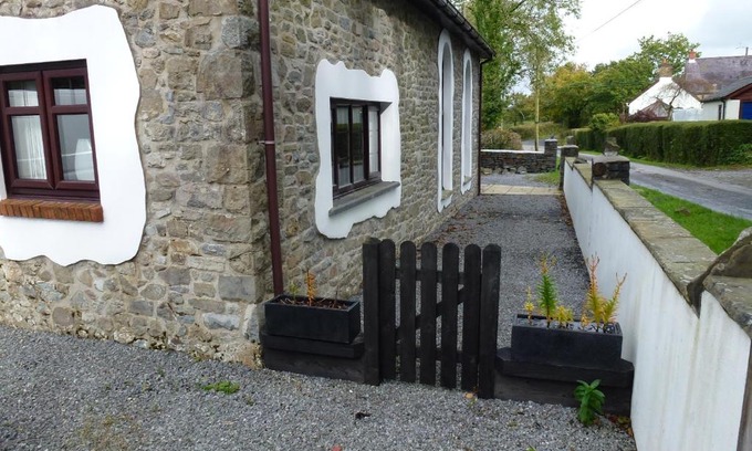 Llandeilo House | CONVERTED CHAPEL