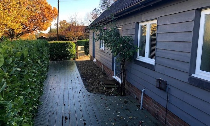 Inkpen House | Converted Countryside Barn (BAR)