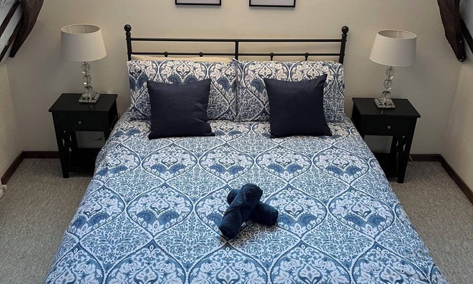 Tenterden House | Converted Grade II listed Forge with Parking