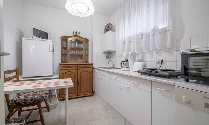 Muhlenberg Apartment | CONZEPTplus - 2 rooms apartment | ID 4321 | WiFi