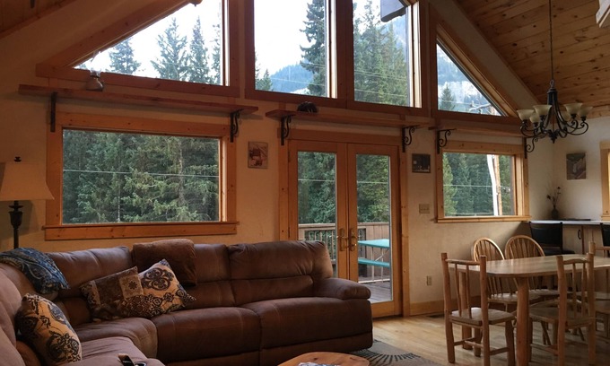 Cooke City-Silver Gate House | Cooke City Mountain House. Beautiful Views! 4 Miles to Yellowstone. WiFi, HDTV.