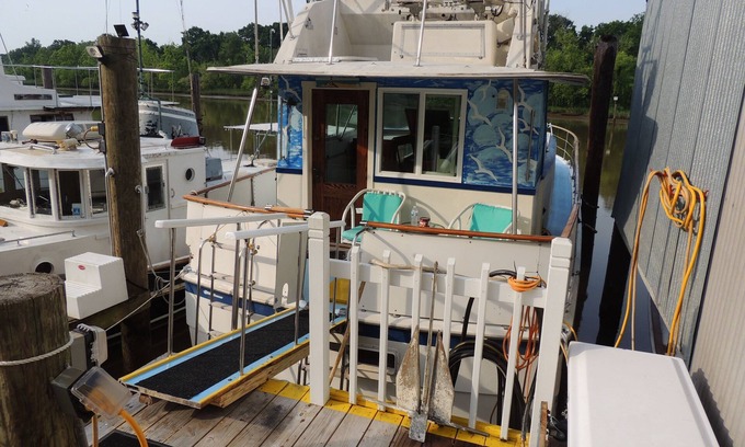 Ampthill Boat Rental | Cookie B