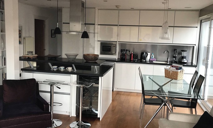 St Luke's Apartment | Cool 2-bed penthouse, with a 40 sqm terrace, stunning views on the city